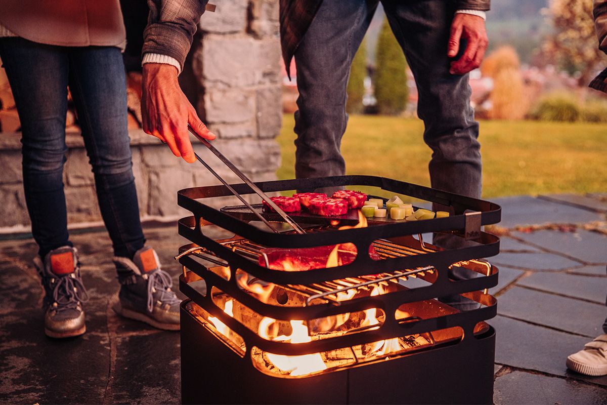 HÖFATS - CUBE Fire Basket black Corten Steel